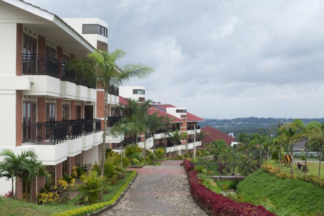 Taman Bukit Palem Resort Bogor Buitenkant foto