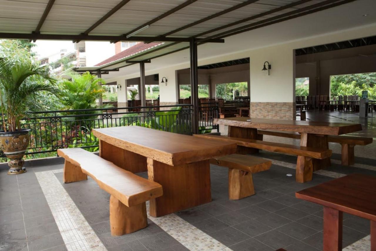 Taman Bukit Palem Resort Bogor Buitenkant foto