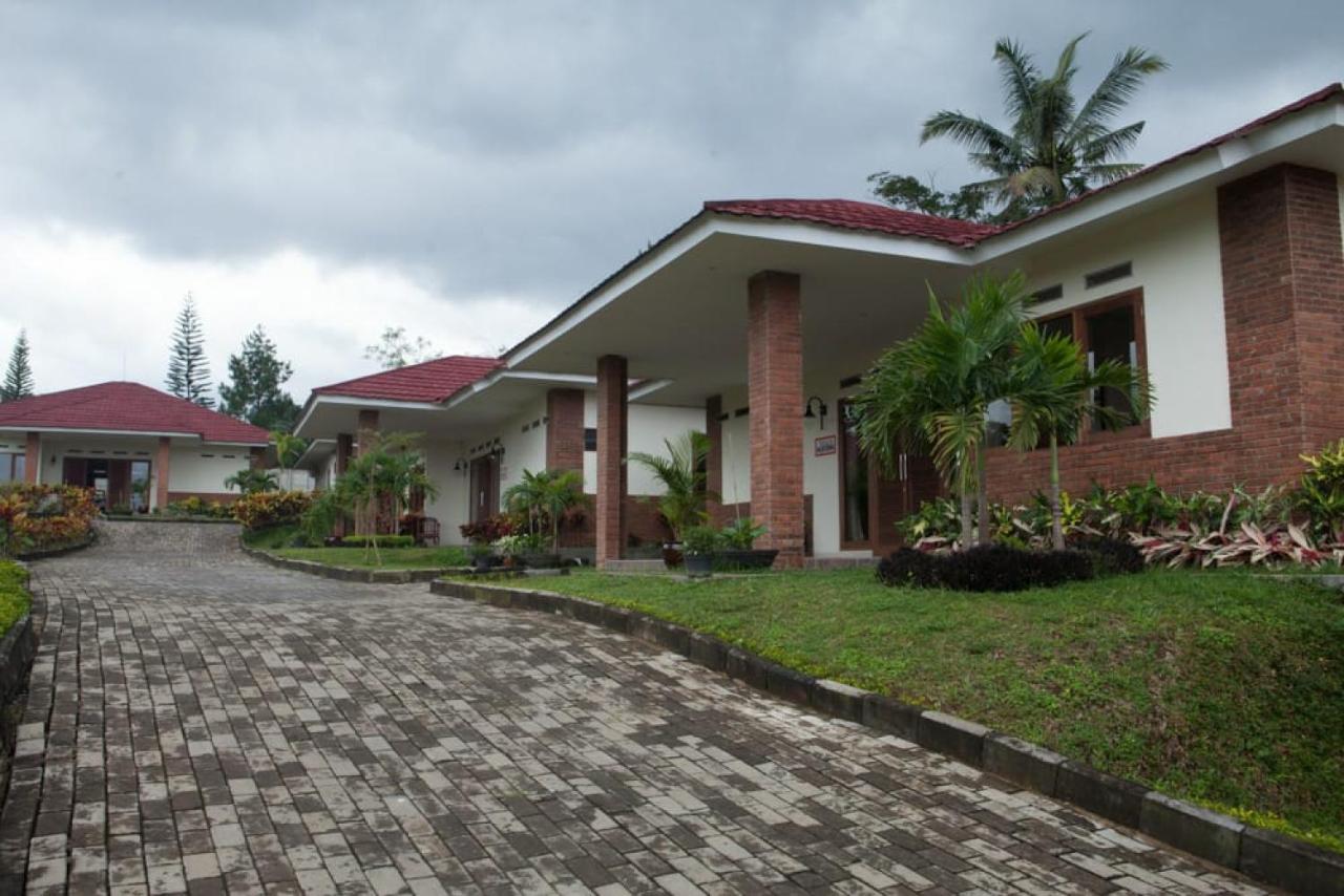 Taman Bukit Palem Resort Bogor Buitenkant foto