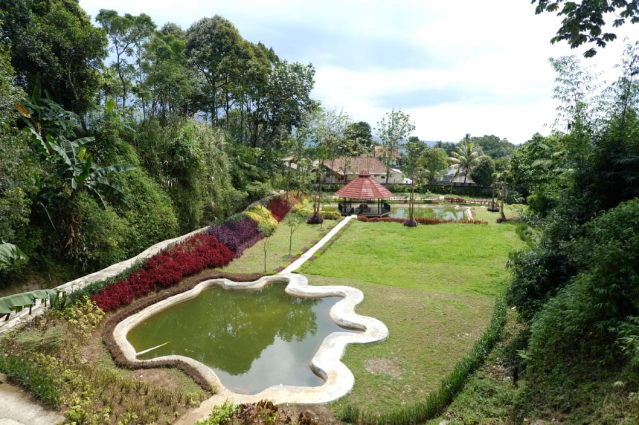 Taman Bukit Palem Resort Bogor Buitenkant foto